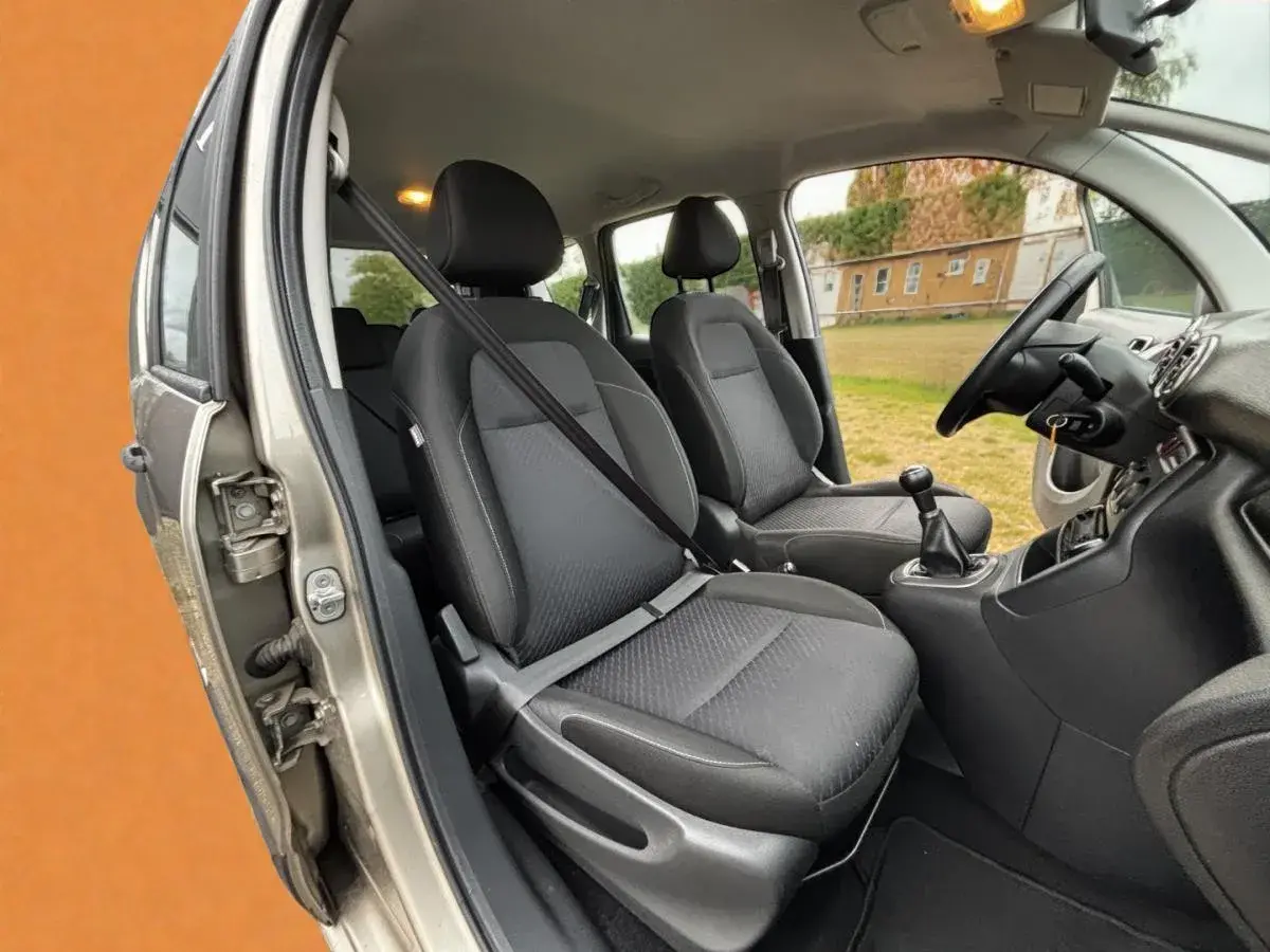 citroen-c3-picasso-2010