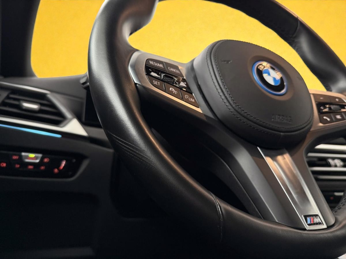 bmw-i4-grand-coupe-volant-cote