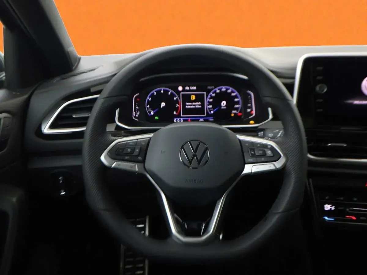 volkswagen-t-roc-r-line-2025-volant